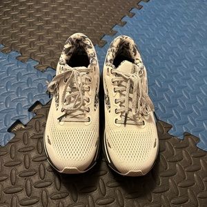 Brooks Ghost 15 Like New